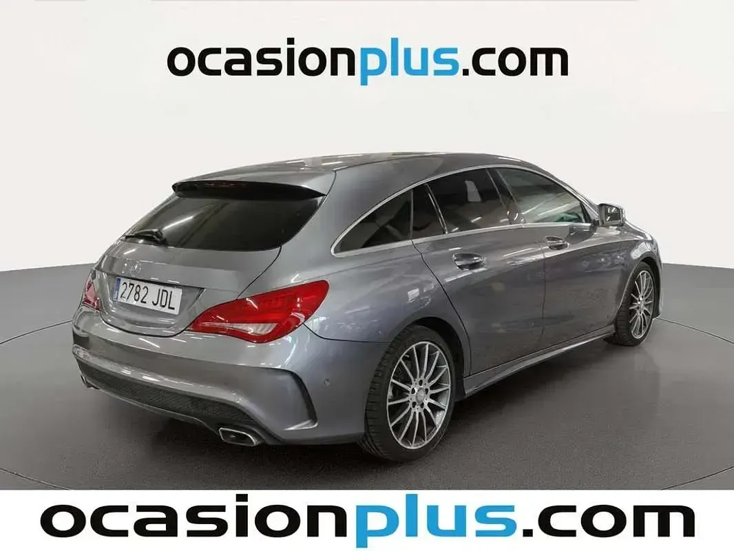 Usado Mercedes CLA200 Shooting Brake Urban 136 CV (100 kW) 2015 Gris Familiar