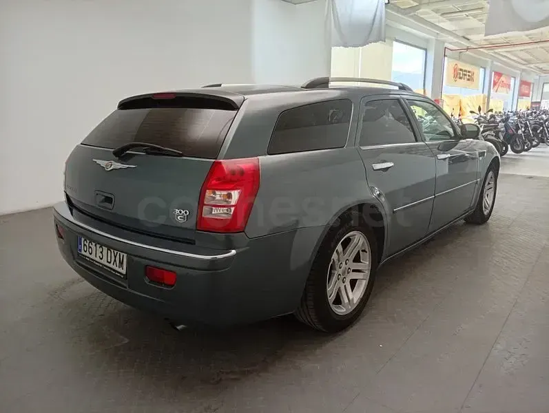 Usado Chrysler 300C Touring 193 CV (141 kW) 2006 Gris / plata Familiar