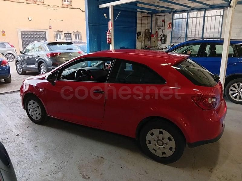 Usado Seat Ibiza SC 60 CV (44 kW) 2011 Rojo Utilitario