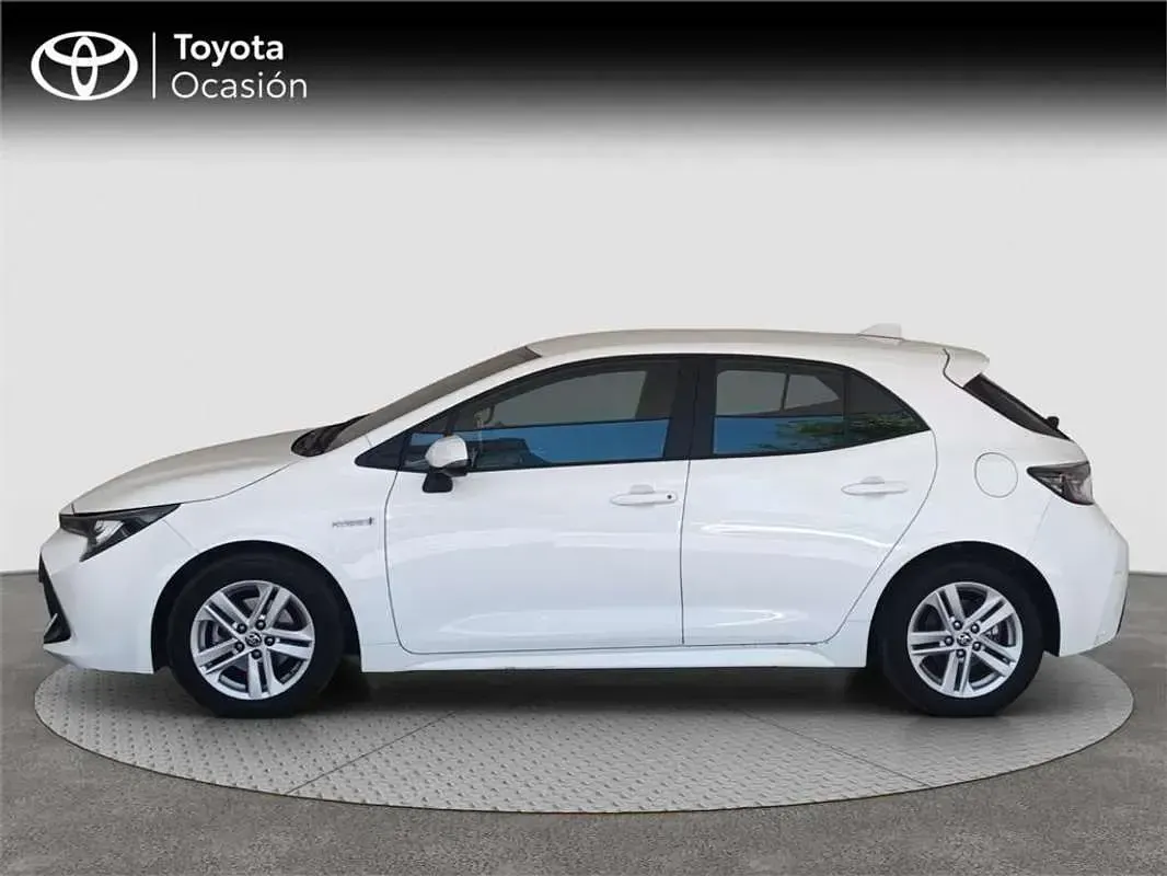 Usado Toyota Corolla Active 122 CV (89 kW) 2021 Blanco Monovolumen