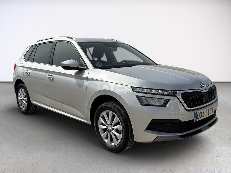 Usado Skoda Kamiq 110 CV (80 kW) 2022 Gris / plata SUV