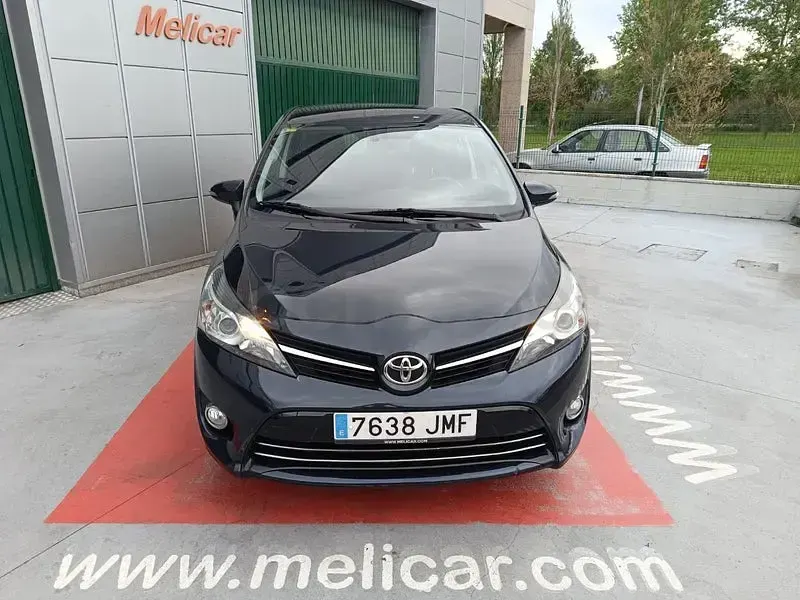 Usado Toyota Verso Advance 112 CV (82 kW) 2016 Gris / plata Monovolumen