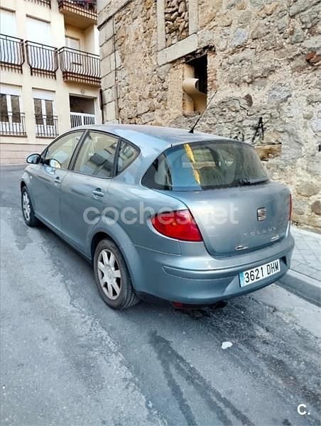Usado Seat Toledo Stylance 105 CV (77 kW) 2005 Azul Utilitario