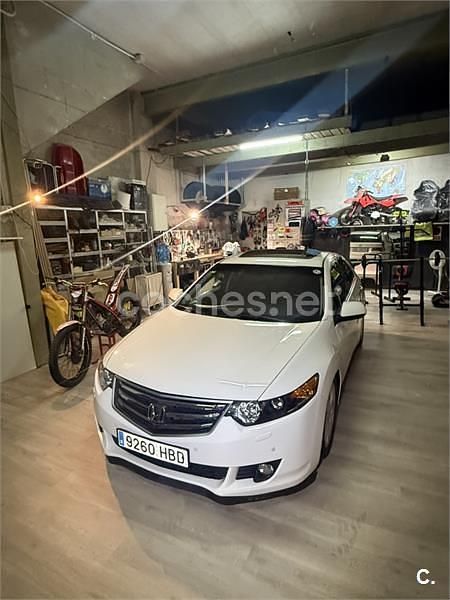 Blanco Usado 2011 Honda Accord Executive Berlina | 9875 € (Precio justo) - Imagen 1/4