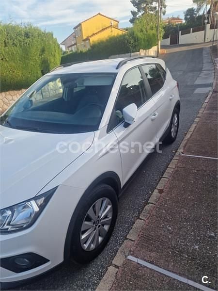 Usado Seat Arona Ecomotive 95 CV (69 kW) 2018 Blanco SUV