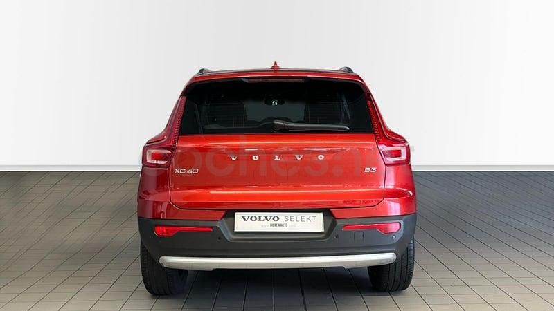 Usado Volvo XC40 Core 163 CV (119 kW) 2025 Rojo SUV