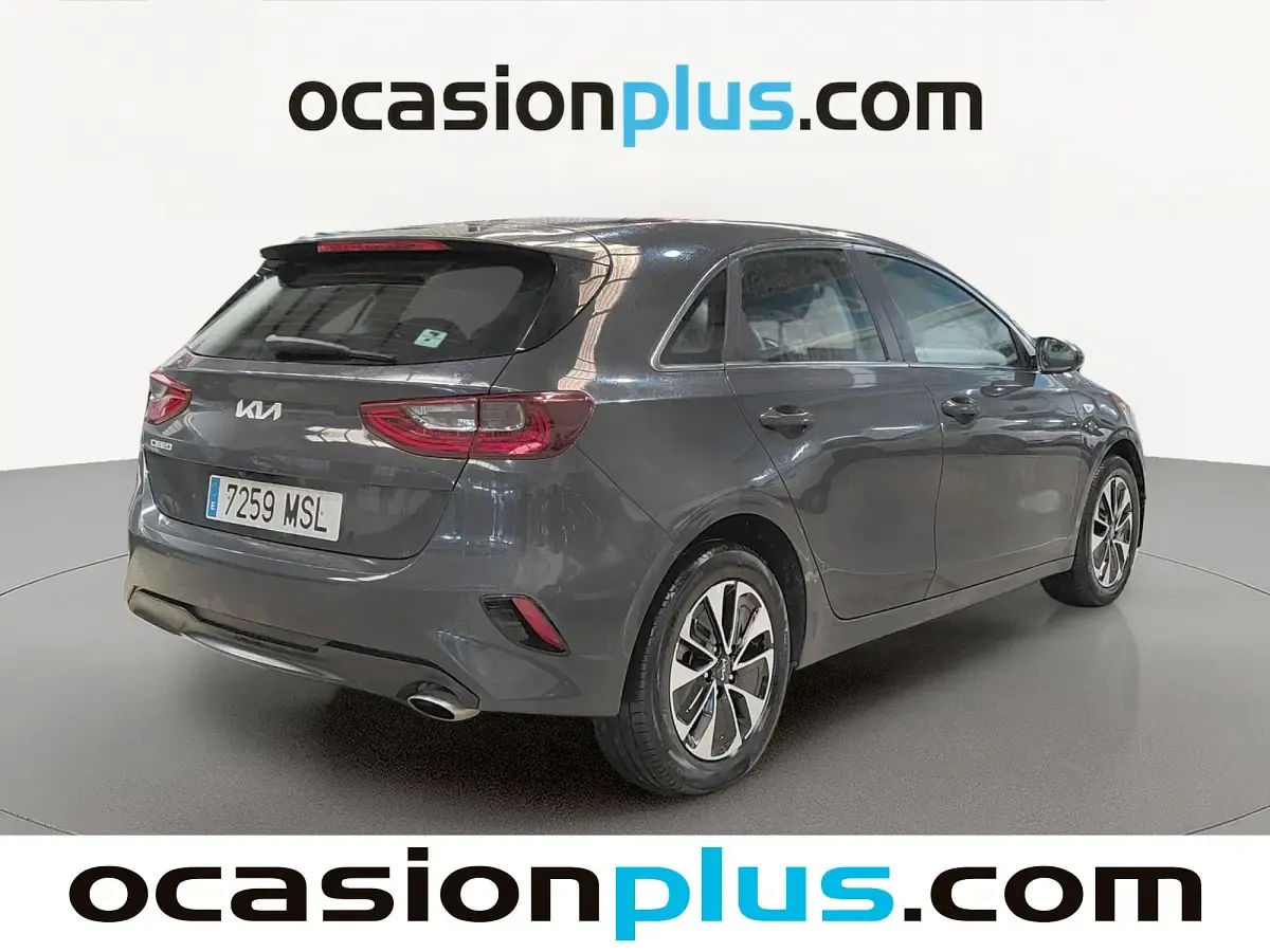 Usado Kia Ceed 101 CV (74 kW) 2024 Gris Utilitario