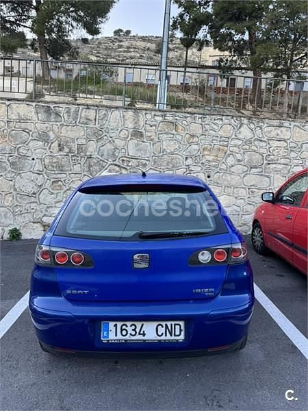 Usado Seat Ibiza Stella 100 CV (73 kW) 2003 Azul Utilitario