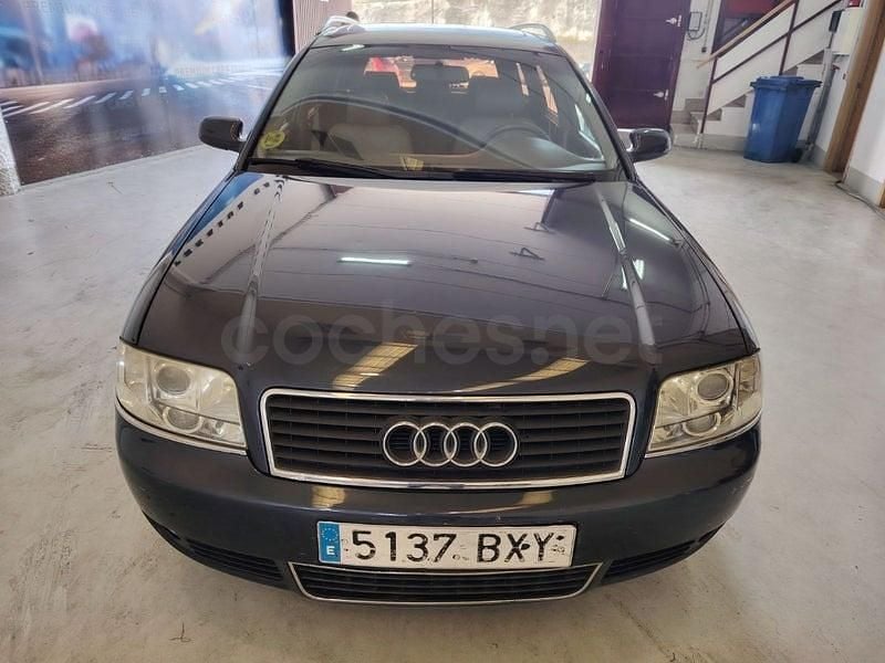 Usado Audi A6 Premium 170 CV (125 kW) 2002 Azul Familiar