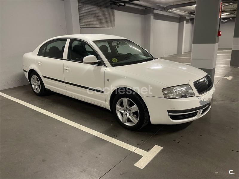 Blanco Usado 2007 Skoda Superb Comfort Berlina | 2600 € - Imagen 1/2