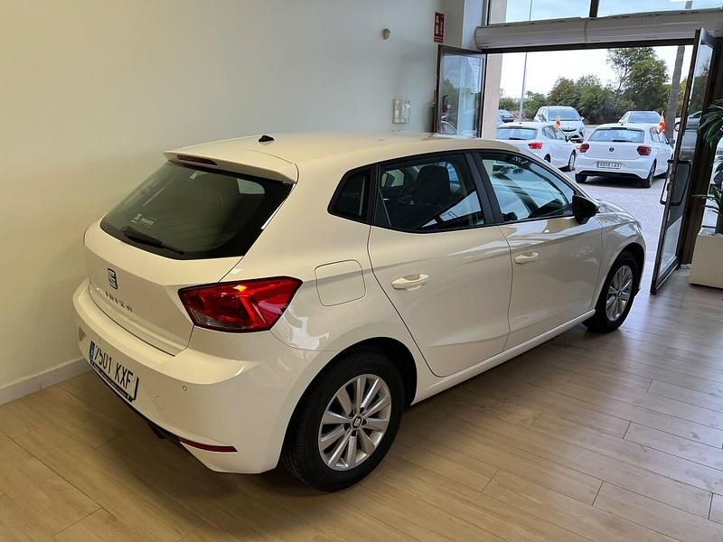 Usado Seat Ibiza Style 95 CV (69 kW) 2019 Blanco Utilitario