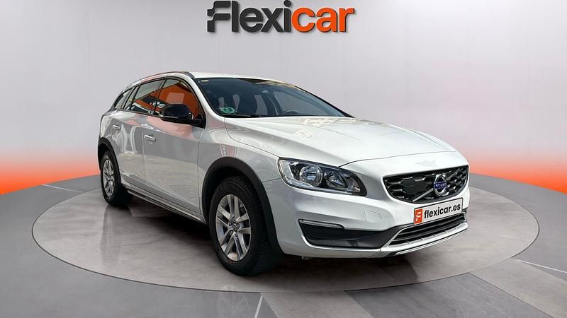 Usado Volvo V60 CC 150 CV (110 kW) 2018 Blanco Familiar
