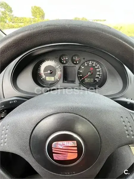Usado Seat Cordoba 75 CV (55 kW) 2008 Gris / plata Berlina