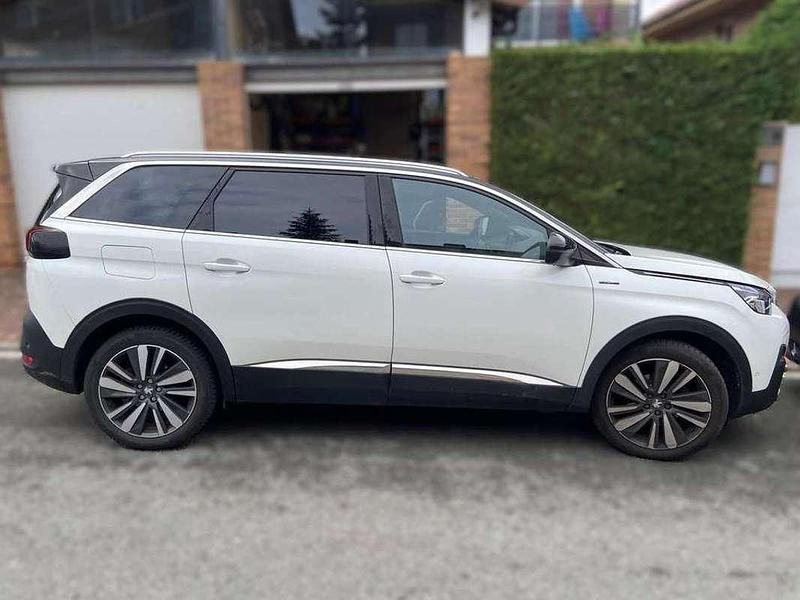 Usado Peugeot 5008 Active 131 CV (96 kW) 2019 Blanco SUV