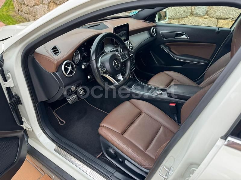 Usado Mercedes GLA220 AMG line 177 CV (130 kW) 2015 Blanco SUV
