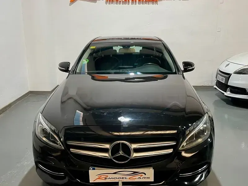 Usado Mercedes C220 Avantgarde 170 HP (125 kW) 2015 Preto Sedan
