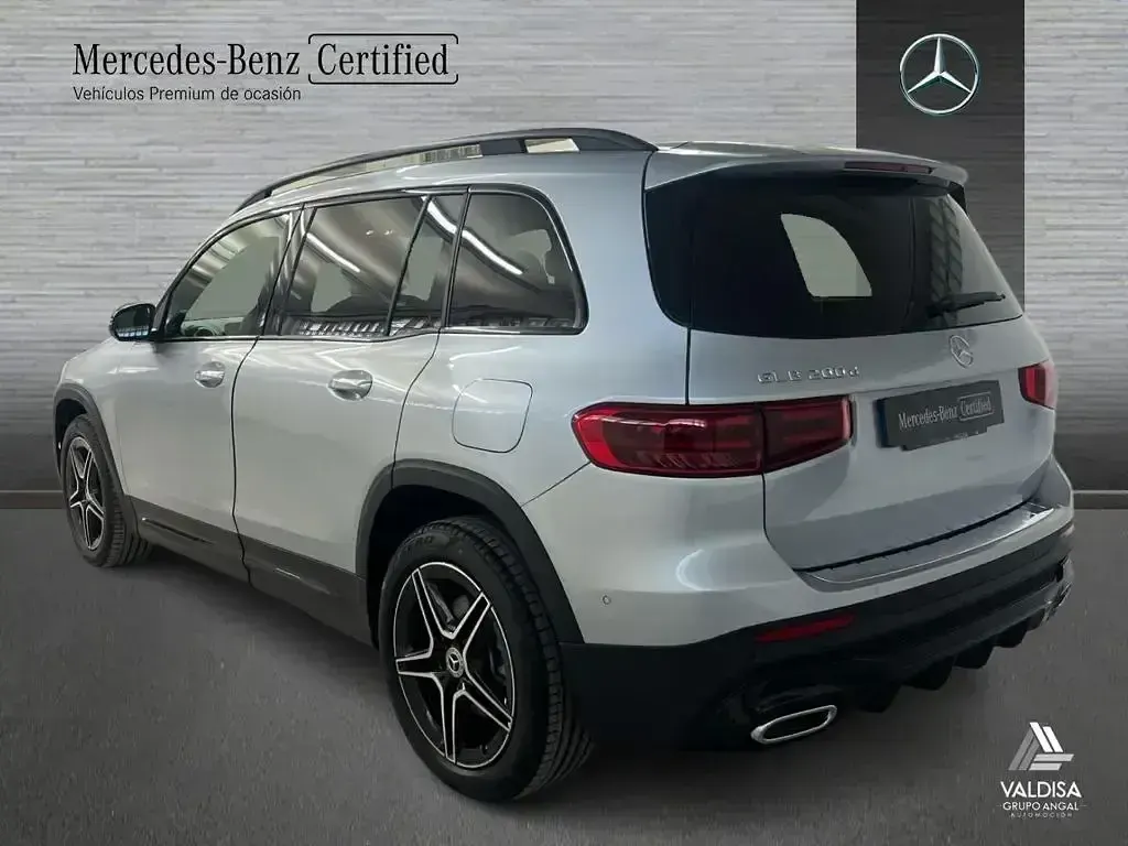 Usado Mercedes GLB200 150 CV (110 kW) 2025 Gris SUV