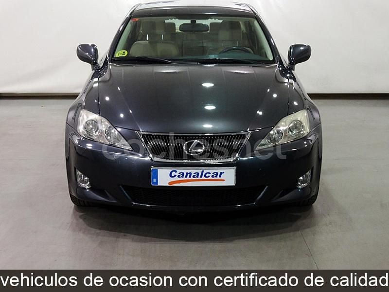 Usado Lexus IS220d 177 CV (130 kW) 2008 Gris / plata Berlina