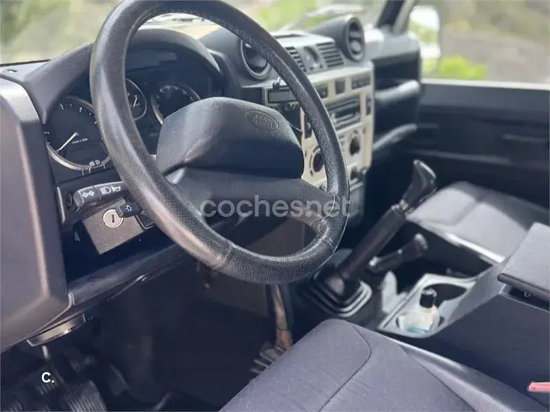 Usado Land Rover Defender SE 122 CV (89 kW) 2008 Blanco Familiar