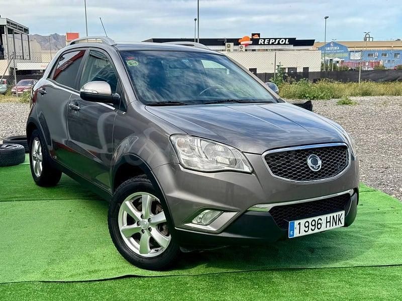 Usado Ssangyong (KGM) Korando Limited 149 CV (109 kW) 2014 Marrón SUV