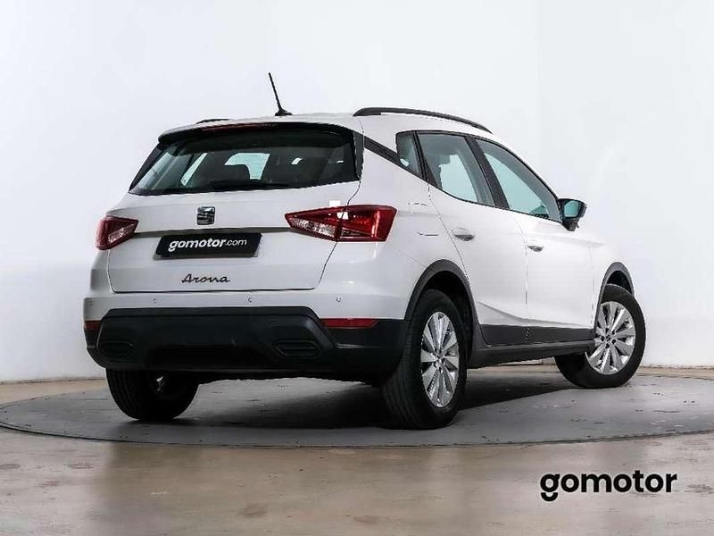 Usado Seat Arona Style 110 CV (80 kW) 2023 Blanco SUV