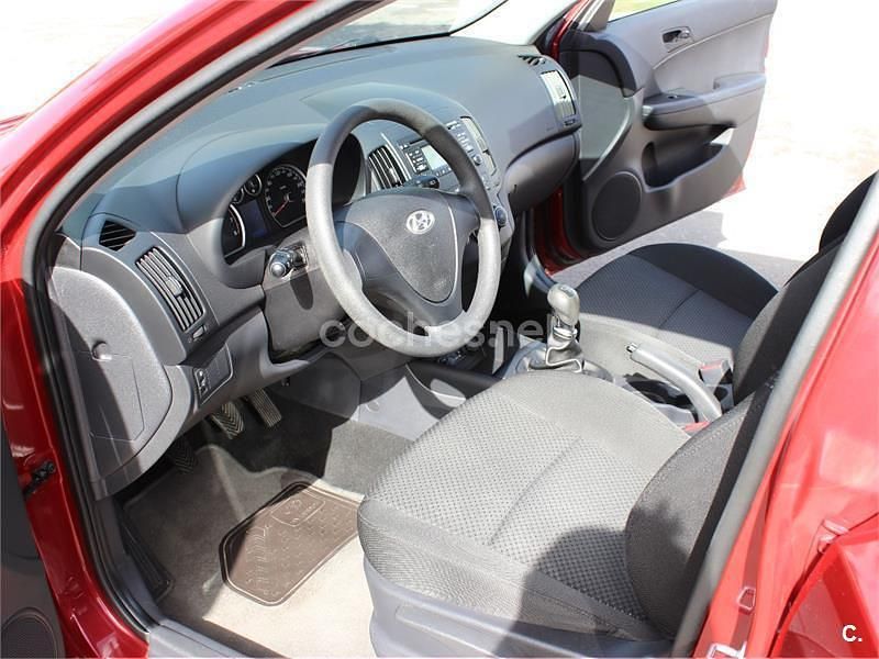 Brugt Hyundai i30 Classic 109 HK (80 kW) 2011 Rød Sedan