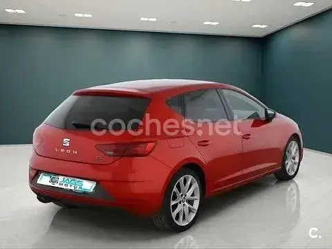 Usado Seat Leon FR 150 CV (110 kW) 2018 Granate Berlina