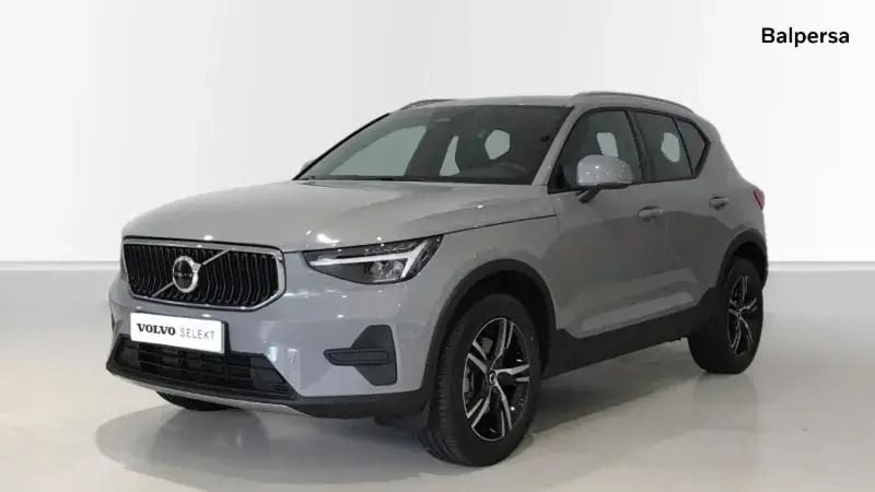 Gris/plata Nuevo 2025 Volvo XC40 Core SUV | 41.990 € (Un poco caro) - Imagen 1/4