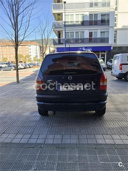 Usado Opel Zafira Elegance 125 CV (91 kW) 2002 Azul Monovolumen