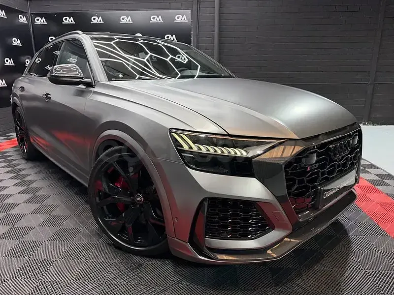 Usado Audi Q8 600 CV (441 kW) 2021 Gris / plata SUV