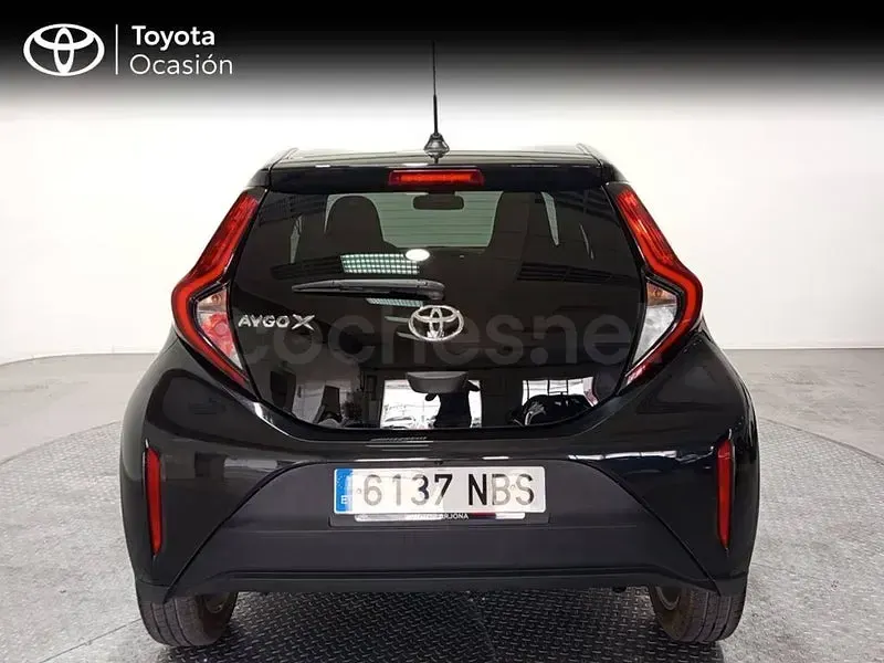 Usado Toyota Aygo X Play 72 CV (52 kW) 2025 Negro SUV