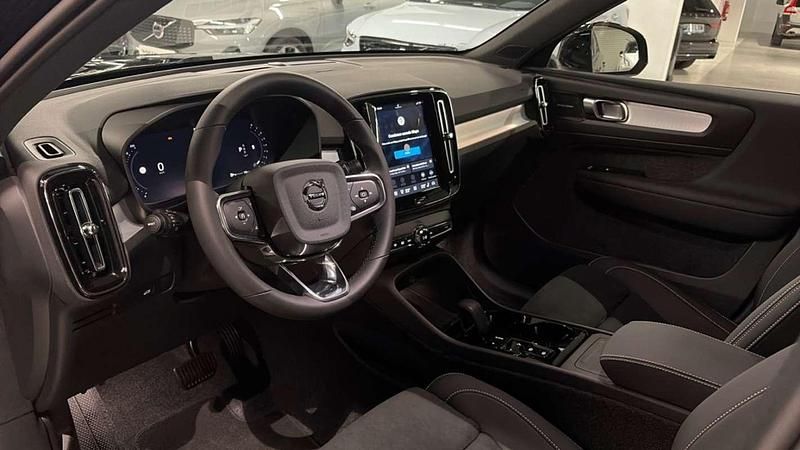 Nuevo Volvo XC40 Plus 163 CV (119 kW) 2025 Negro SUV