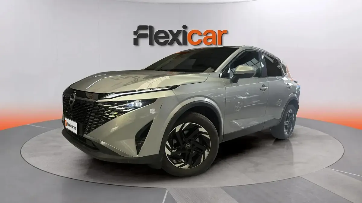 Usado Nissan Qashqai Acenta 158 CV (116 kW) 2025 Gris SUV
