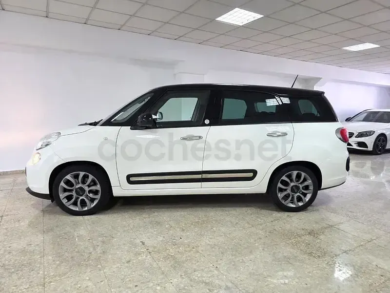 Usado Fiat 500L Living 120 CV (88 kW) 2015 Blanco Monovolumen