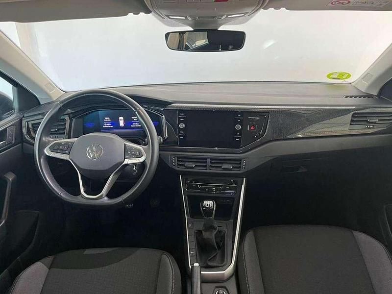 Usado VW Taigo Life 110 CV (80 kW) 2023 Gris SUV