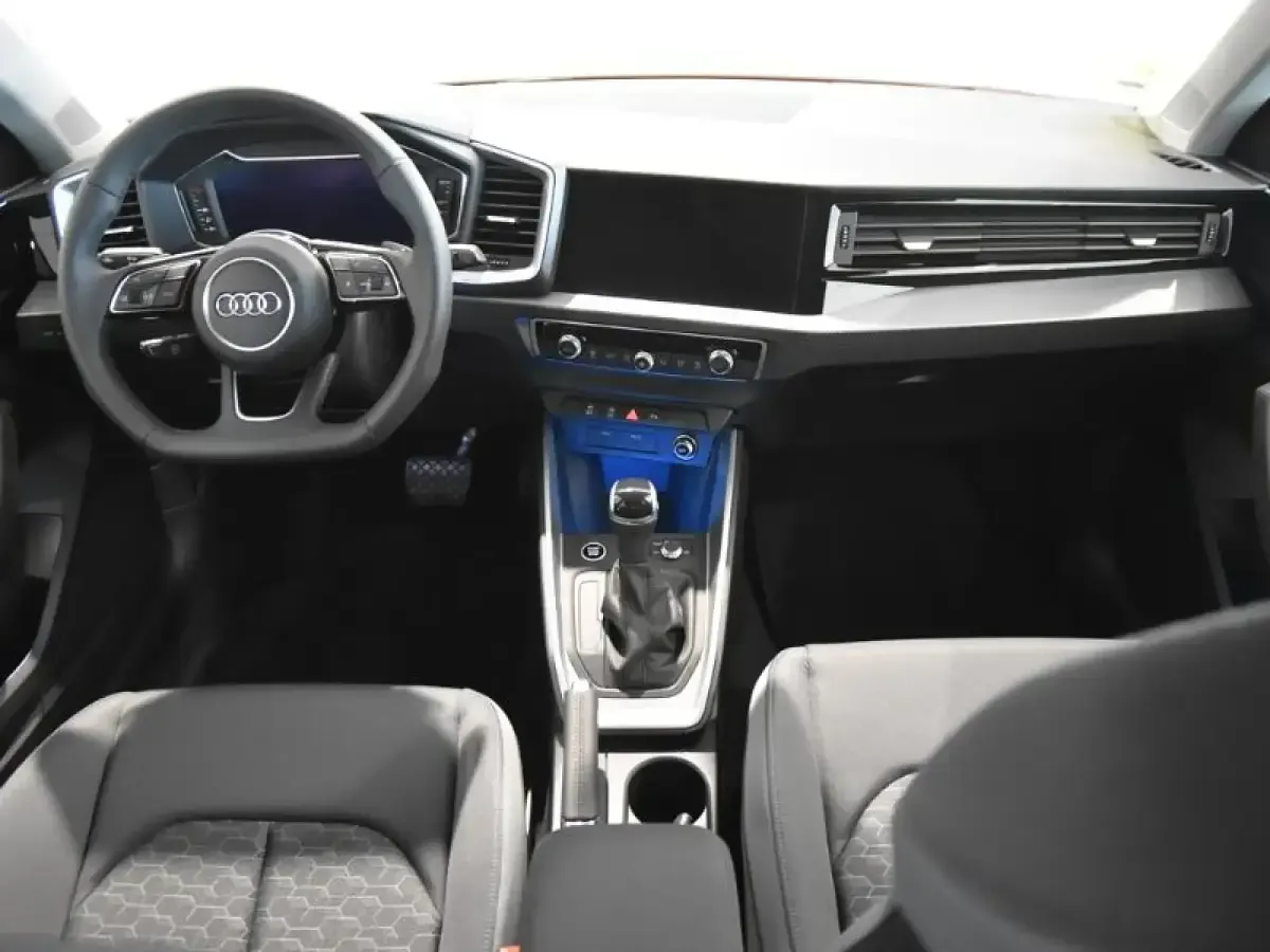 Nuevo Audi A1 Sportback 116 CV (85 kW) 2026 Rojo Utilitario