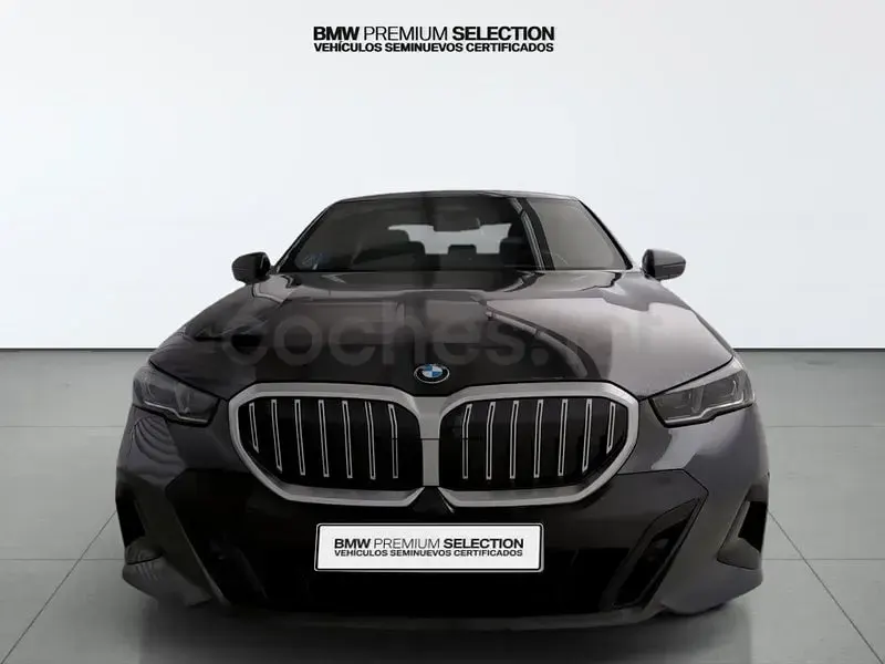 Usado BMW 520 Comfort Edition 197 CV (144 kW) 2024 Gris / plata Berlina
