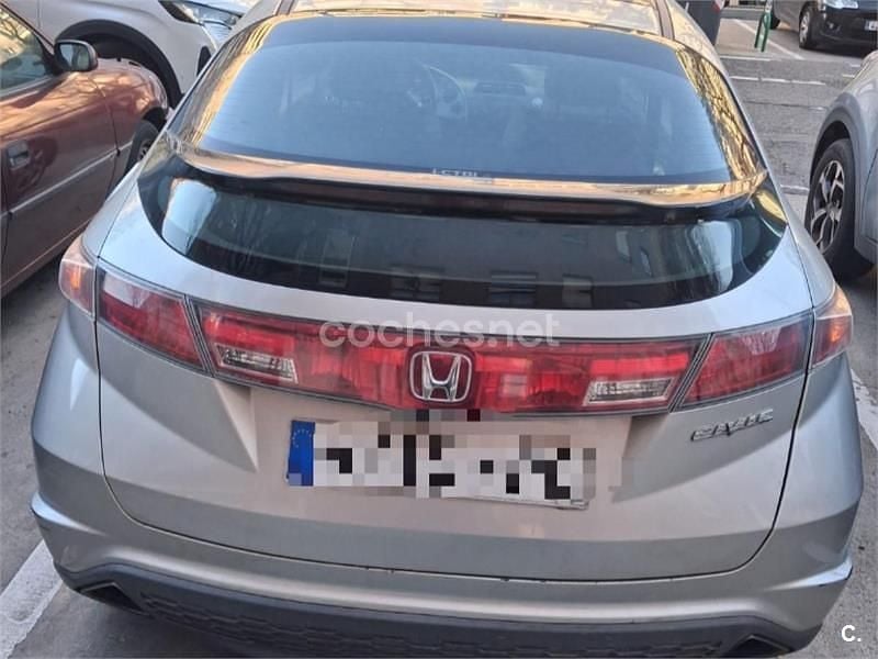 Beige Usado 2007 Honda Civic Executive Berlina | 3500 € (Precio justo) - Imagen 1/4