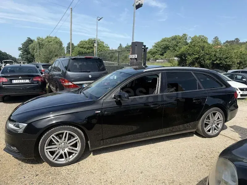 Usado Audi A4 S-Line 136 CV (100 kW) 2013 Negro Familiar