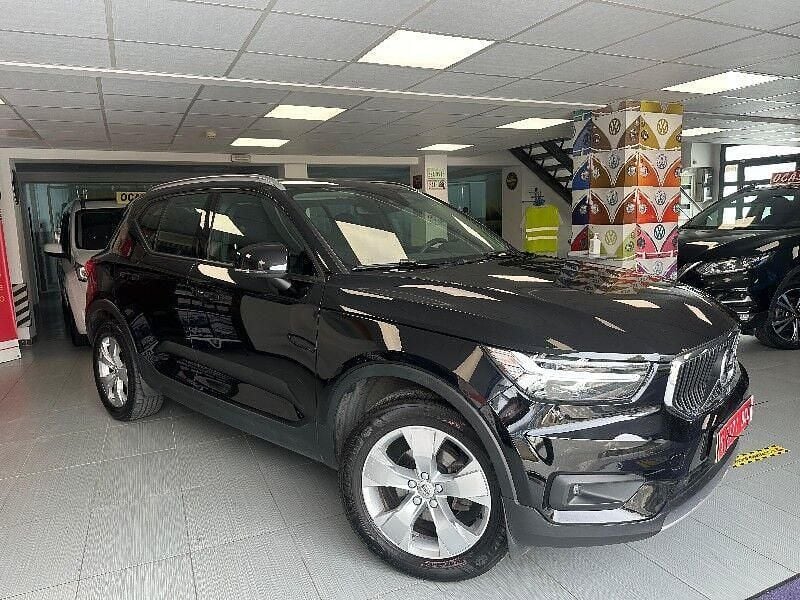 Negro Usado 2020 Volvo XC40 Momentum SUV | 28.550 € (Precio justo) - Imagen 1/4