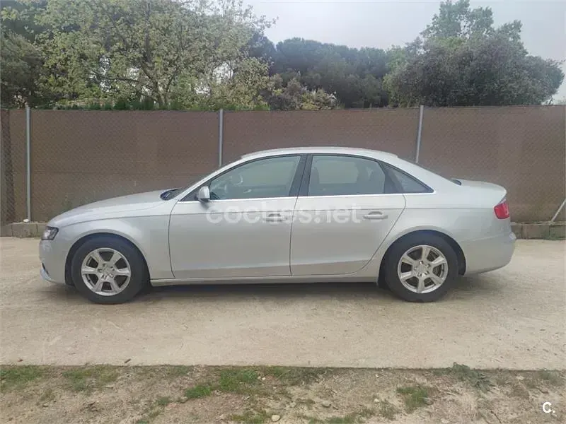 Usado Audi A4 143 CV (105 kW) 2010 Gris / plata Berlina