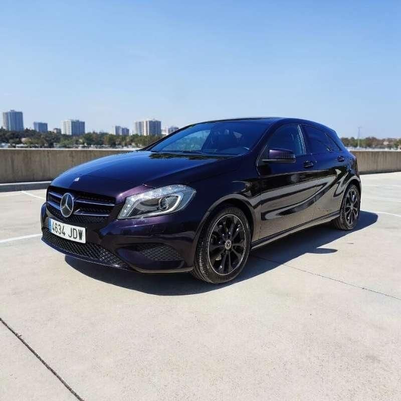 Usado Mercedes A180 AMG line 109 CV (80 kW) 2015 Burdeos Utilitario
