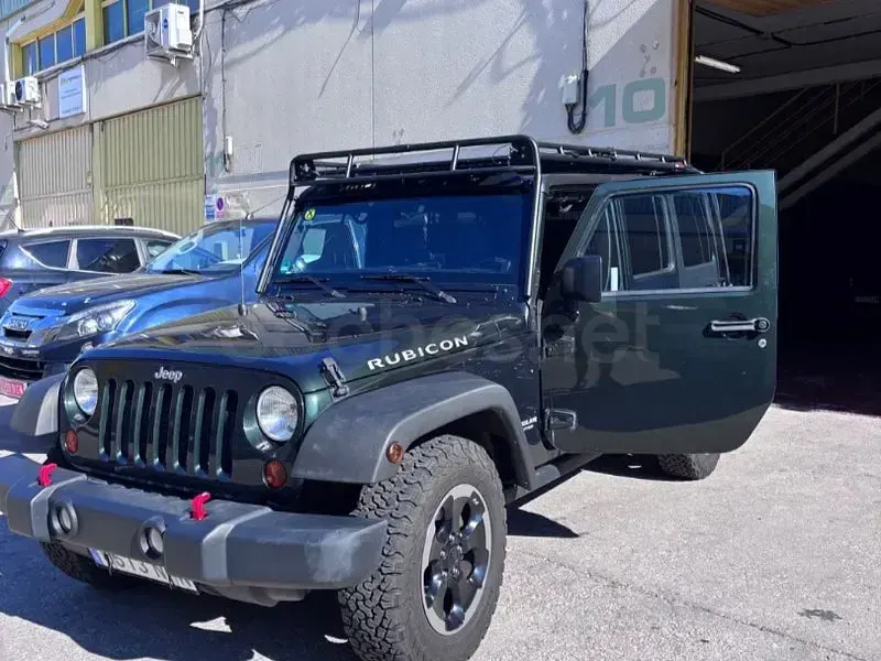 Usado Jeep Wrangler Unlimited Rubicon 200 CV (147 kW) 2011 Verde SUV