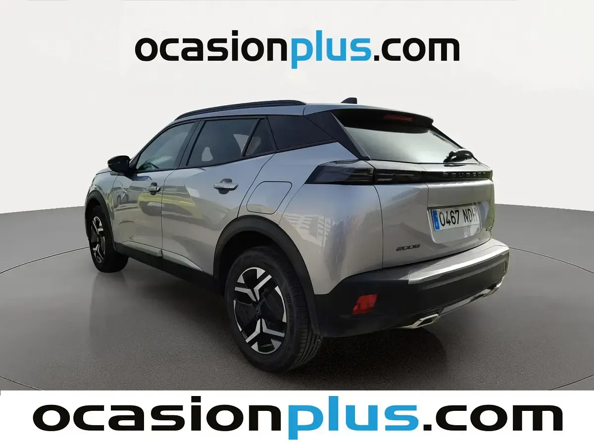 Usado Peugeot 2008 Allure 145 CV (106 kW) 2025 Gris SUV