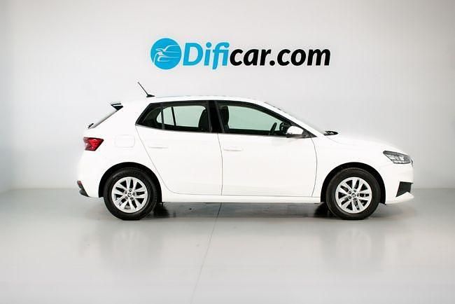 Usado Skoda Fabia Ambition 95 CV (69 kW) 2022 Blanco Utilitario