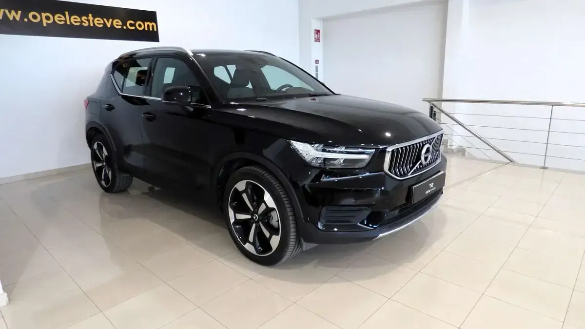 Usado Volvo XC40 Inscription 211 CV (155 kW) 2021 Blanco SUV
