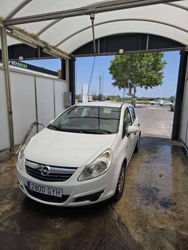Blanco Usado 2010 Opel Corsa Utilitario | 3990 € (Precio justo) - Imagen 1/4