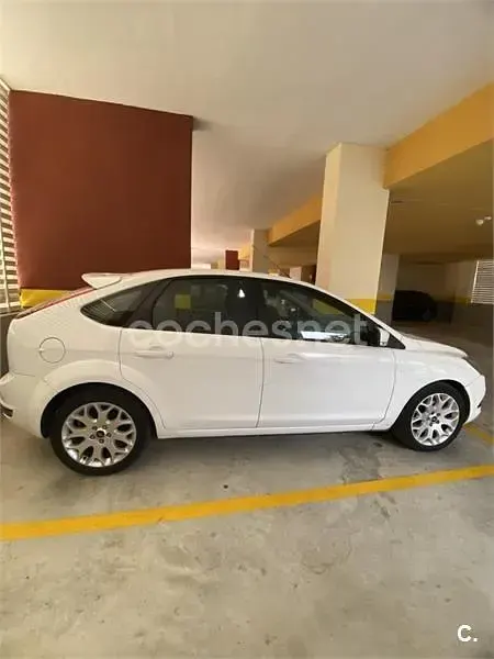 Käytetty Ford Focus Trend 136 HP (100 kW) 2008 Valkoinen Sedan