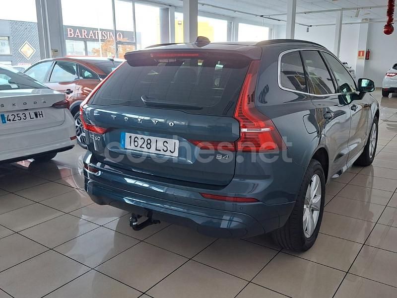 Usado Volvo XC60 Momentum 197 CV (144 kW) 2021 Gris / plata SUV