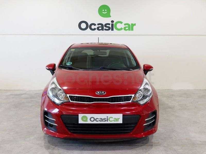 Usado Kia Rio 84 CV (61 kW) 2015 Rojo Berlina